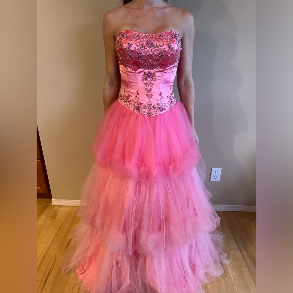 Gorgeous pink prom dress size 6